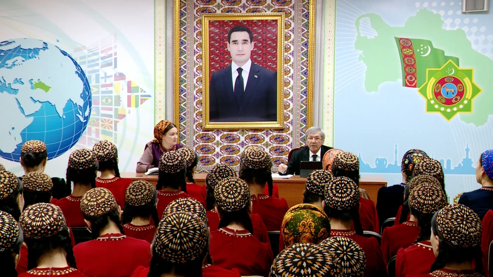 Ussatlyk okuw sapagy geçirildi surady