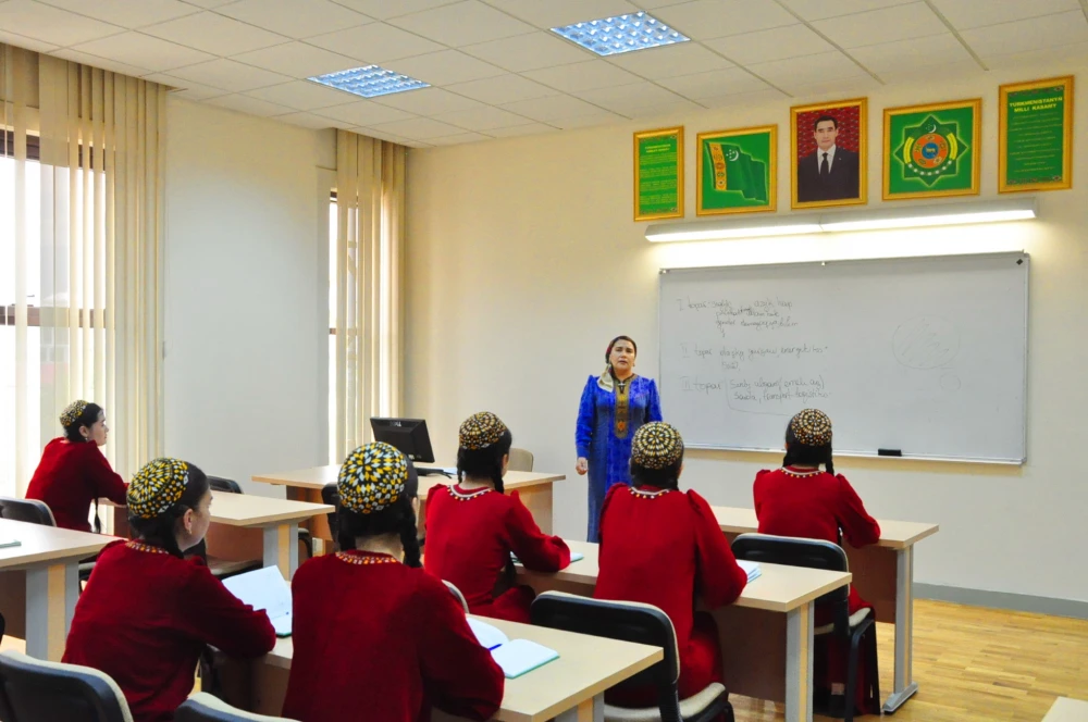 Durnukly ösüş maksatlary (DÖM 6, 14) boýunça geçirilen okuw sapagy.