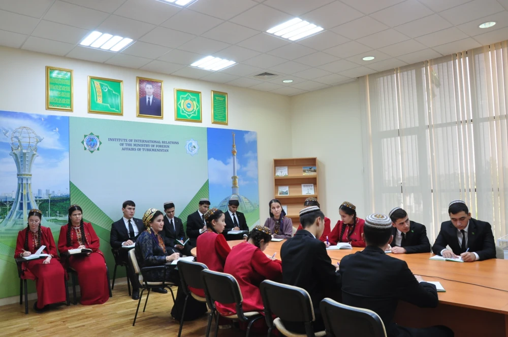 DEMONSTRATION CLASS THROUGH THE DIGITAL NETWORK ON THE TOPIC: "GAME ADDICTION AND NOMOPHOBIA"