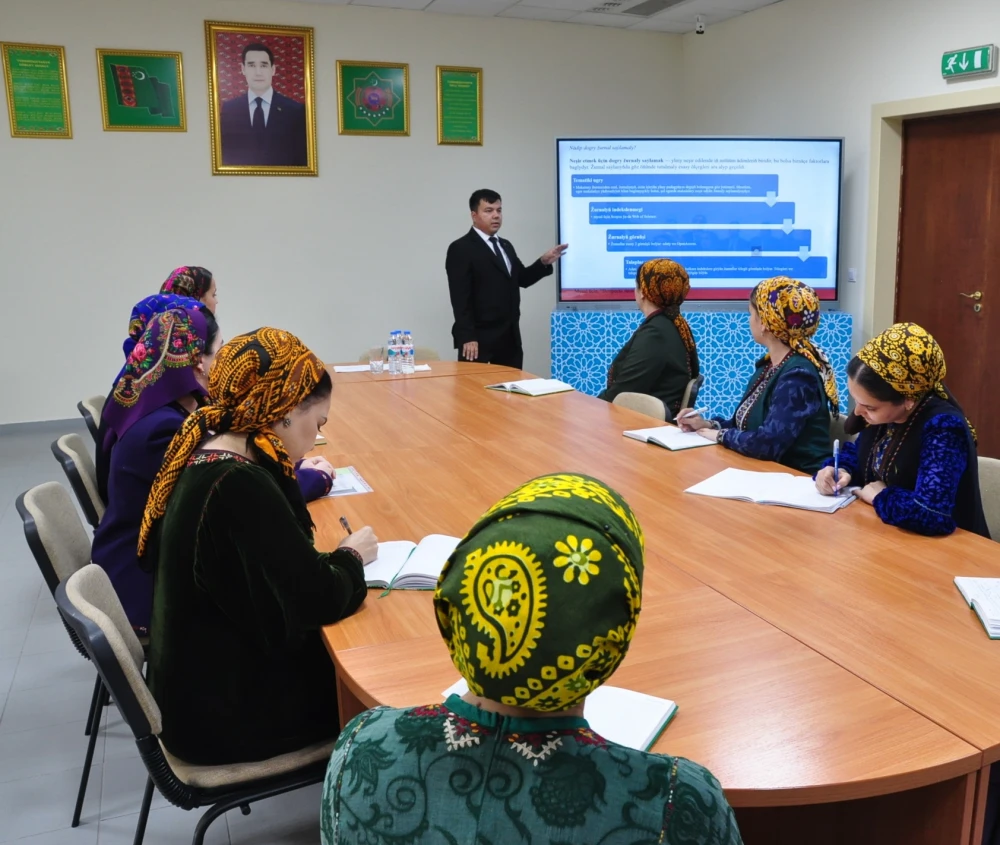 A METHODOLOGICAL CONSULTATION WAS HELD ON PUBLISHING IN INDEXED JOURNALS surady