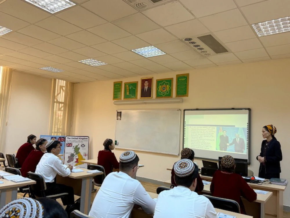 «HAKYDA GÖWHERI” ESERINIŇ TERBIÝEÇILIK ÄHMIÝETINE BAGYŞLANAN OKUW SEMINARY surady