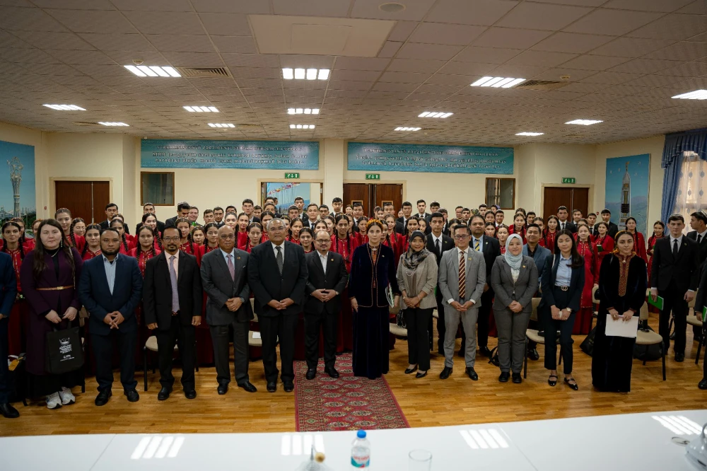 DOSTLUKLY GATNAŞYKLARA BAGYŞLANAN OKUW SAPAGY surady