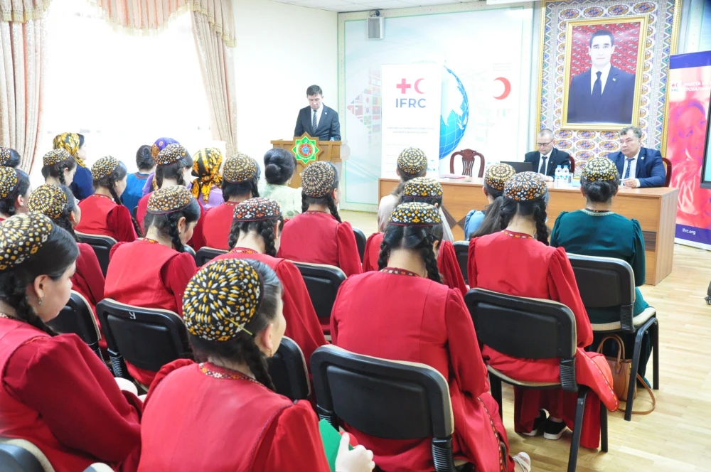 “HALKARA YNSANPERWER HUKUGY – PARAHATÇYLYGYŇ GORAGÇYSY” ATLY OKUW MASLAHATY GEÇIRILDI
