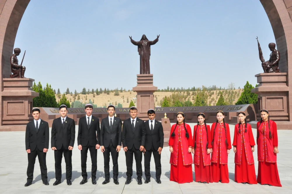Экскурсия в Мемориальный комплекс «Halk hakydasy» (Народная память)