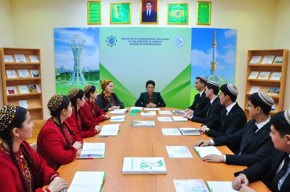 «Filosofiýa — ähli ylymlaryň gözbaşy» atly ylmy seminar geçirildi