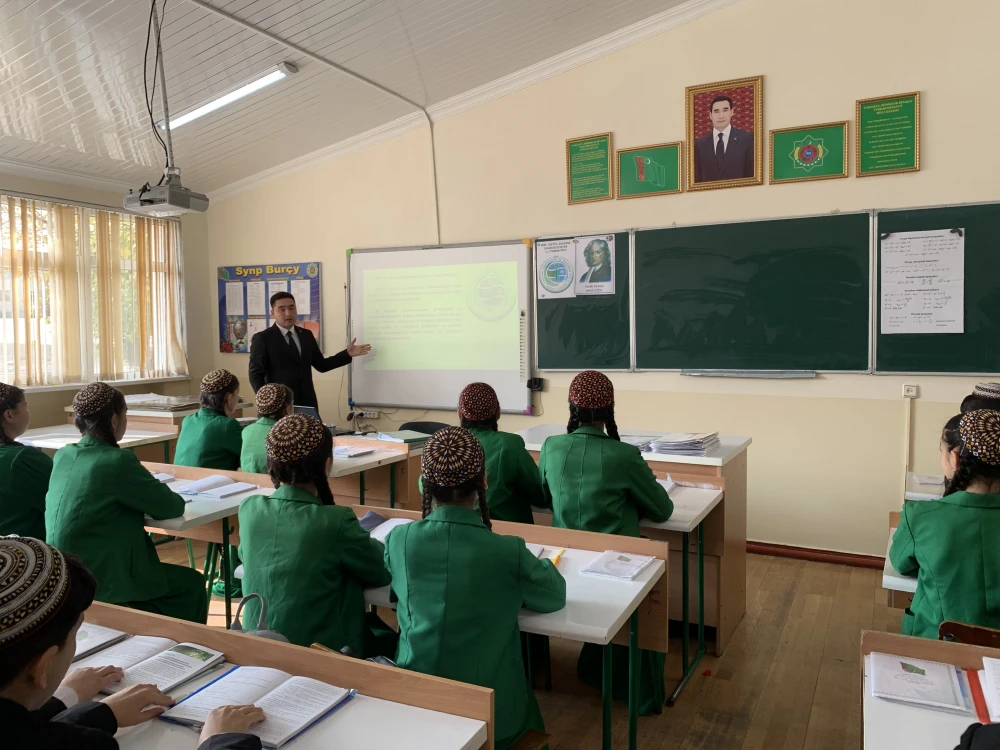 HALKARA PARAHATÇYLYK WE YNANYŞMAK ÝYLYNYŇ NYŞANYNYŇ MANY-MAZMUNYNY DÜŞÜNDIRMEK BOÝUNÇA  MEKDEP OKUWÇYLARY BILEN GEÇIRILEN DUŞUŞYKLAR