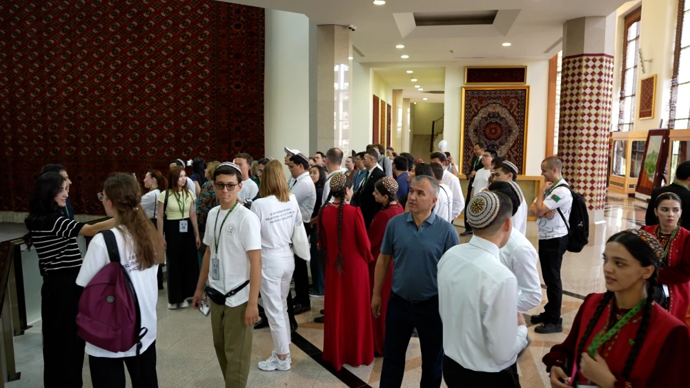 DAŞARY ÝURTLY MYHMANLAR ÜÇIN GYZYKLY GEZELENÇLER