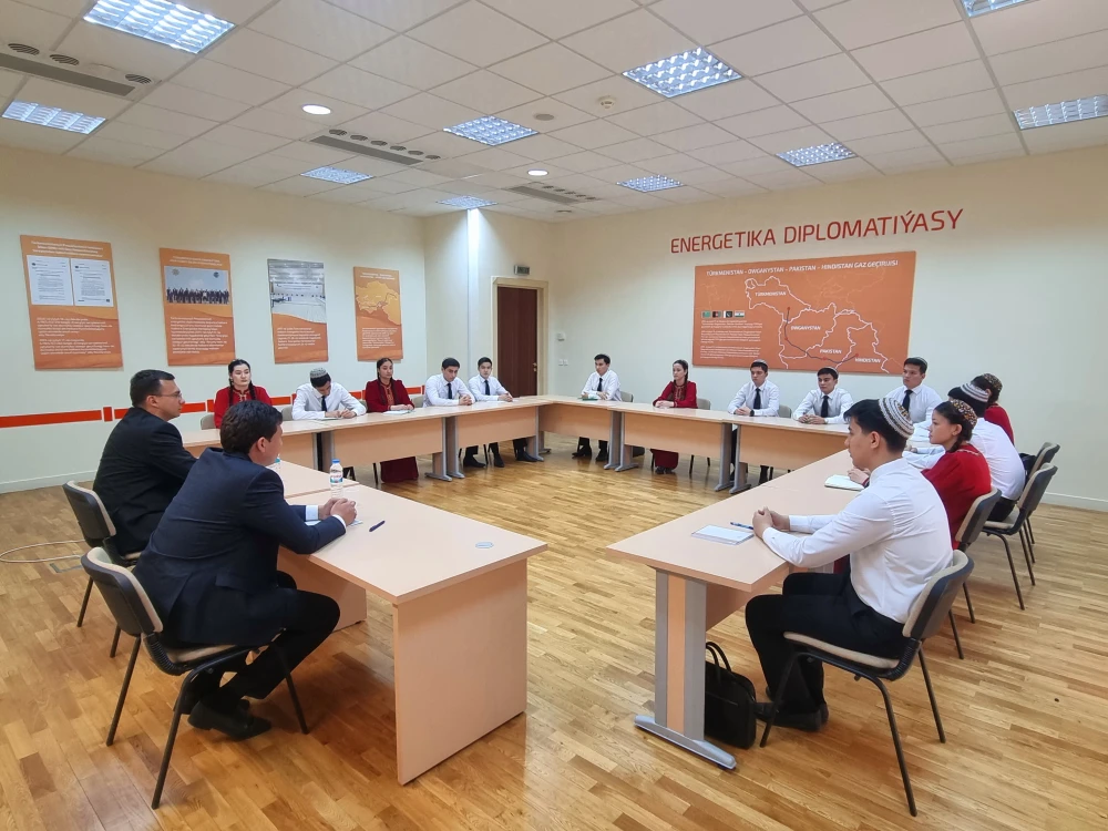 ENERGETIKA  DIPLOMATIÝASY  BOÝUNÇA  OKUW SAPAGY  GECIRILDI