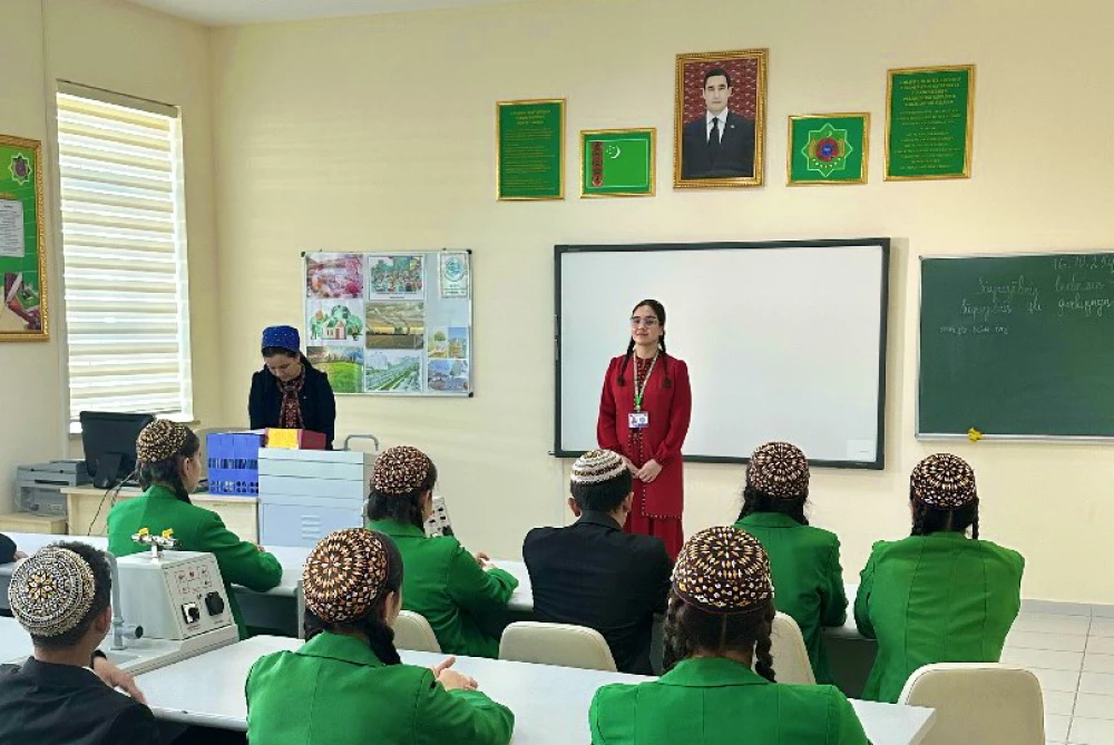 TÜRKMEN BITARAPLYGYNYŇ 30 ÝYLLYGY MYNASYBETLI  WAGYZ-NESIHAT DUŞUŞYGY