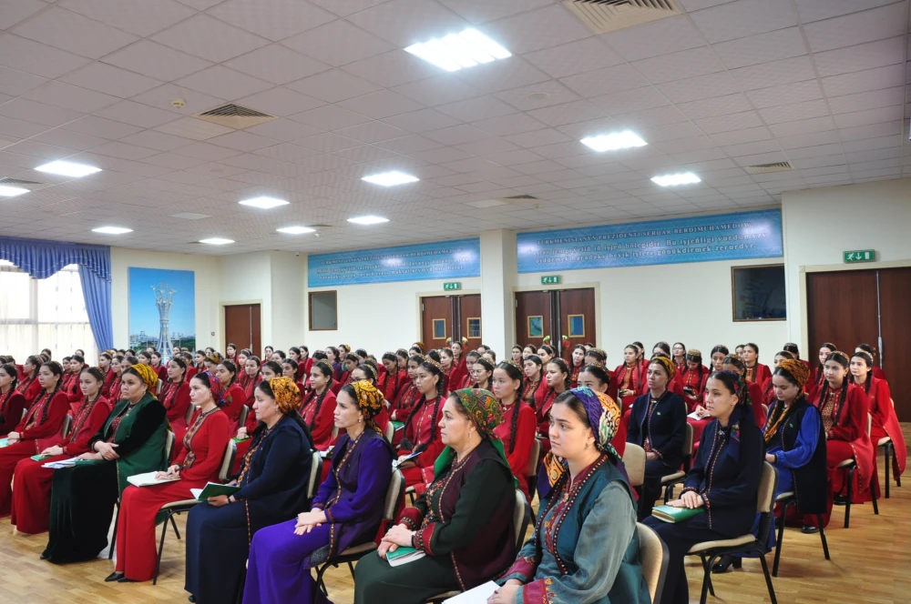 “ZENAN GÖZELLIGI EDEBINDE” ATLY WAGYZ-NESIHAT DUŞUŞYGY