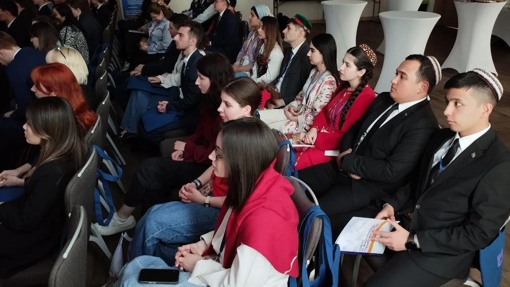Talyplaryň Halkara ynsanperwer hukugy boýunça halkara  bäsleşikde üstünlikli çykyşy