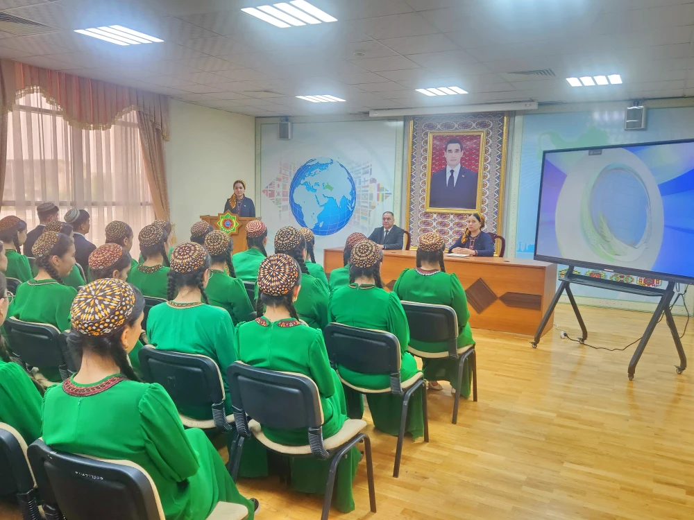 СОСТОЯЛСЯ СЕМИНАР ДЛЯ ЧЛЕНОВ ШКОЛЫ «МОЛОДЫХ ДИПЛОМАТОВ»