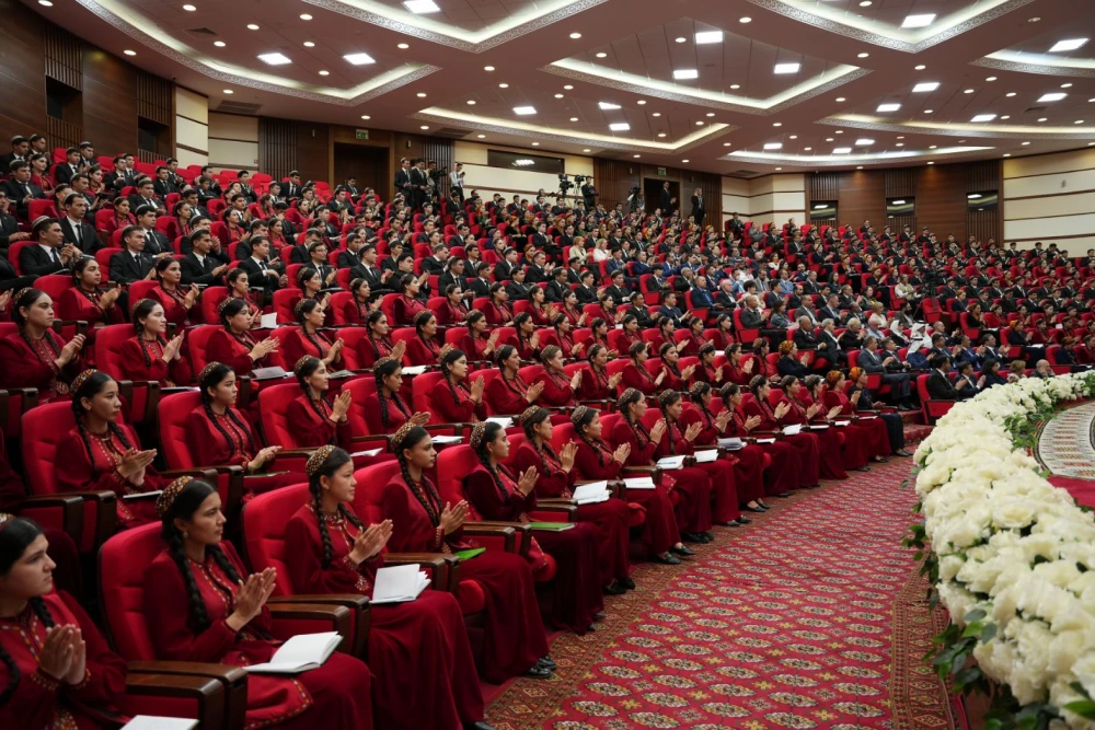 «HALKARA HYZMATDAŞLYK: PARAHATÇYLYGY WE DURNUKLY ÖSÜŞI BERKITMEGIŇ KEPILI» ATLY MASLAHAT GEÇIRILDI
