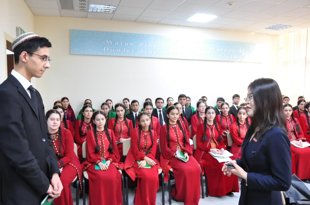 LANÇŽOU UNIWERSITETINIŇ WEKILLERINIŇ GATNAŞMAGYNDA OKUW SAPAGY GEÇIRILDI