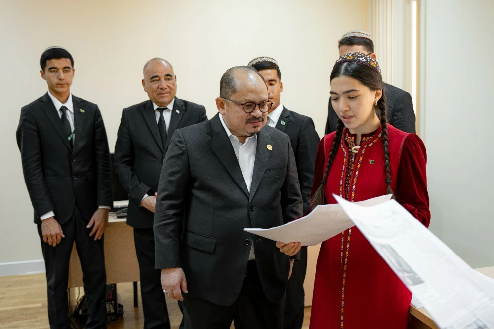 DOSTLUKLY GATNAŞYKLARA BAGYŞLANAN OKUW SAPAGY