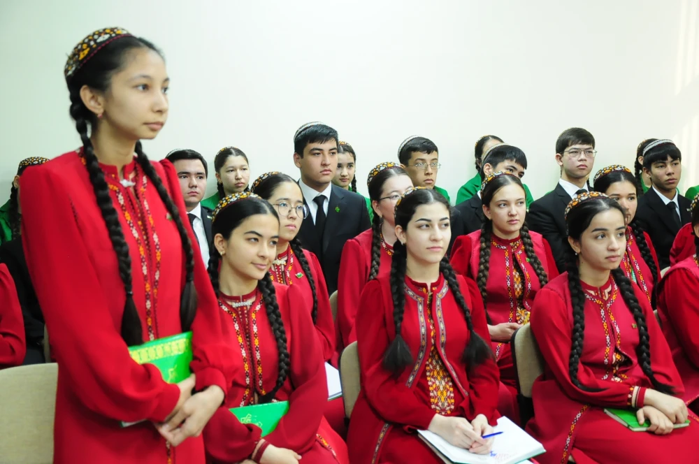 LANÇŽOU UNIWERSITETINIŇ WEKILLERINIŇ GATNAŞMAGYNDA OKUW SAPAGY GEÇIRILDI