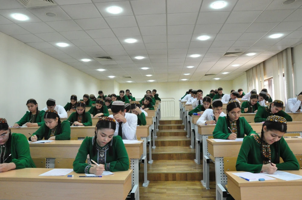 «PARAHATÇYLYGYŇ ÝAŞ ÇAPARLARY» ATLY AKYL-PAÝHAS BÄSLEŞIGINIŇ  V MÖWSÜMINIŇ SAÝLAMA TEST SYNAGY GEÇIRILDI