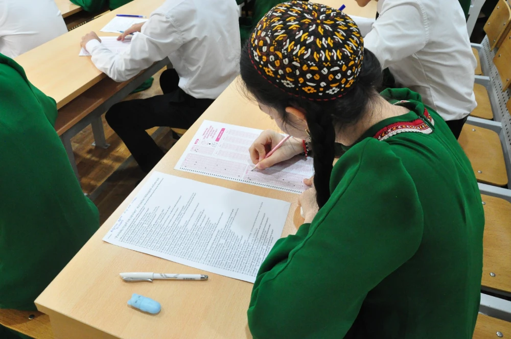 «PARAHATÇYLYGYŇ ÝAŞ ÇAPARLARY» ATLY AKYL-PAÝHAS BÄSLEŞIGINIŇ  V MÖWSÜMINIŇ SAÝLAMA TEST SYNAGY GEÇIRILDI