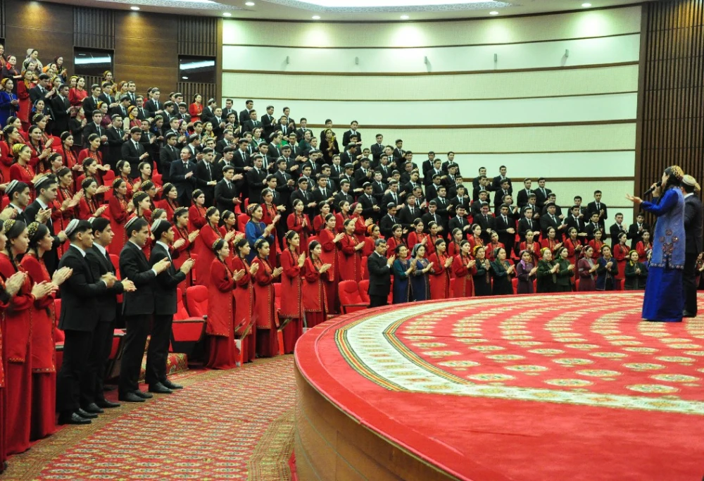 HALKARA ZENANLAR GÜNÜNE BAGYŞLANAN DABARA