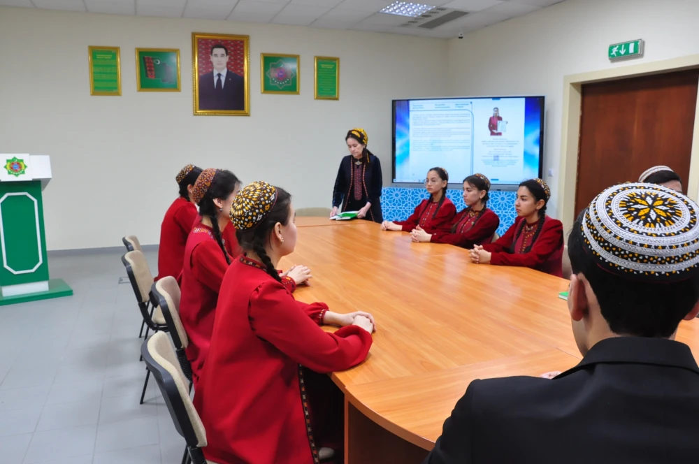 Düzme ýazmak bäsleşiginiň jemleri jemlendi