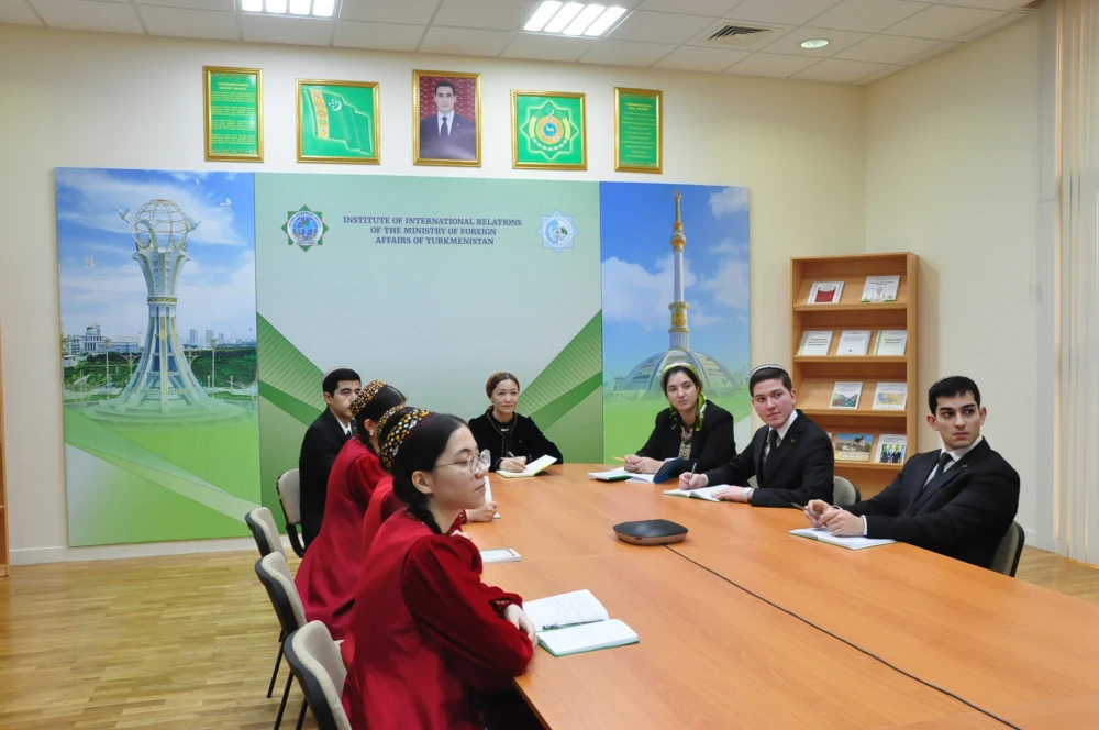 MEDIA TOPARYNA «SAGDYNLYGYŇ WE RUHUBELENTLIGIŇ MEKANY TÜRKMENISTANYŇ SPORT DIPLOMATIÝASY» ATLY OKUW SAPAGY GEÇIRILDI surady