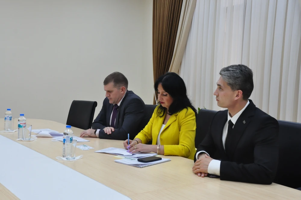 ASTRAHAN DÖWLET UNIWERSITETINIŇ REKTORY BILEN DUŞUŞYK GEÇIRILDI surady