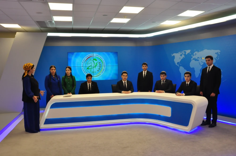 ОРГАНИЗОВАНА ЭКСКУРСИЯ В УЧЕБНУЮ СТУДИЮ surady