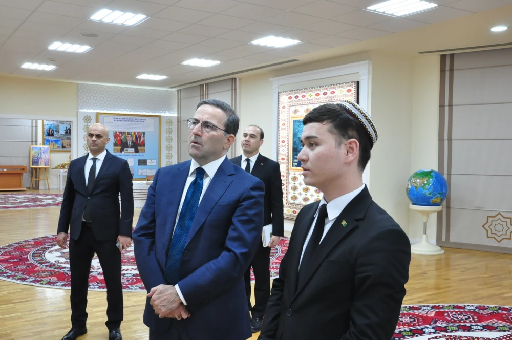 ILÇI BILEN GEÇEN DUŞUŞYK