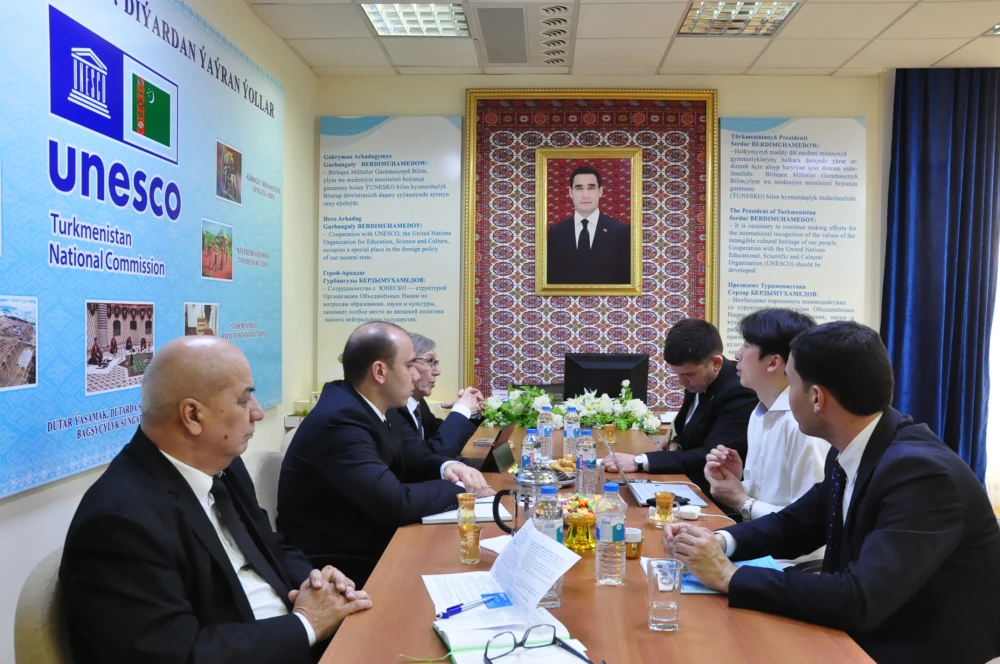 Визит представителей южнокорейского информационного агентства Yonhap в Туркменистан