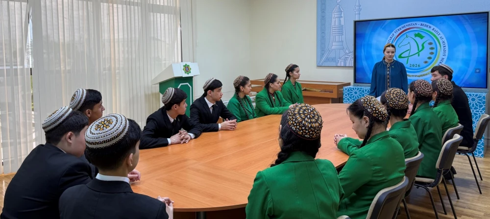 СВЯЗЬ ВРЕМЕН: НАУЧНЫЙ КРУЖОК «ЮНЫЕ ДИПЛОМАТЫ» ПРОВЕЛ СЕМИНАР ДЛЯ ШКОЛЬНИКОВ surady