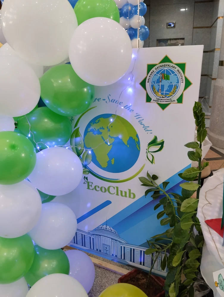 ЧЛЕНЫ КРУЖКА ECOCLUB ПРИНЯЛИ АКТИВНОЕ УЧАСТИЕ  НА ВЫСТАВКЕ-ЯРМАРКЕ