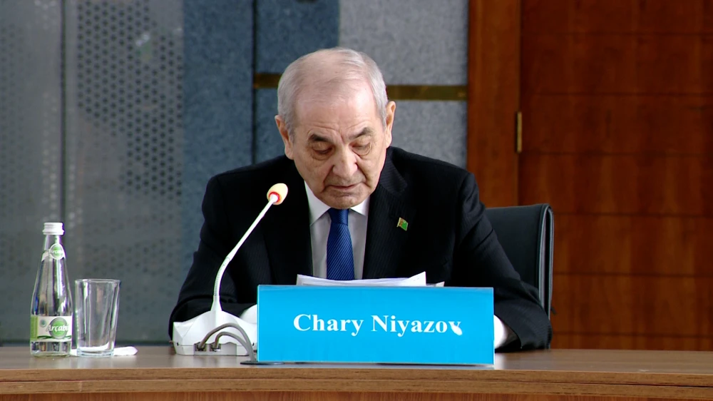 LANÇŽOU UNIWERSITETINIŇ WEKILLERI BILEN GEÇIRILEN “TEGELEK STOL” DUŞUŞYGY