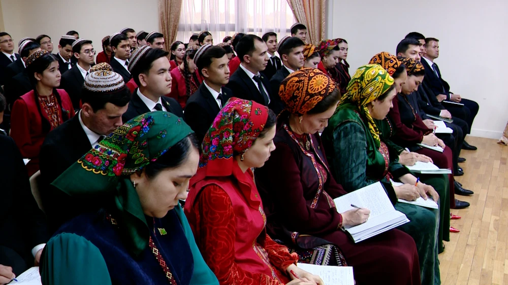 TRAINING SESSIONS WITH YOUNG PROMOTERS WAS HELD