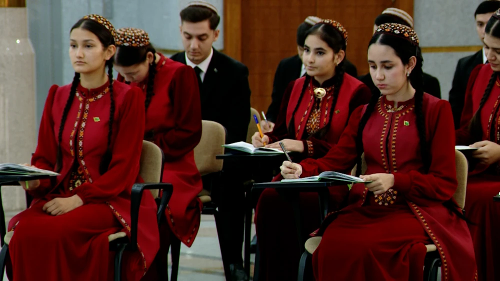 “DIALOG – PARAHATÇYLYGYŇ KEPILI” ATLY BRIFING GEÇIRILDI