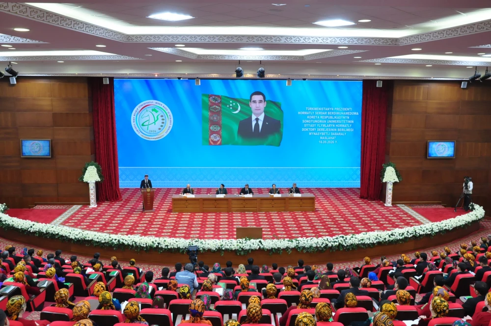 TÜRKMEN DIPLOMATIÝASYNYŇ MILLI MEKDEBINDE GEÇIRILEN DABARALY MASLAHAT