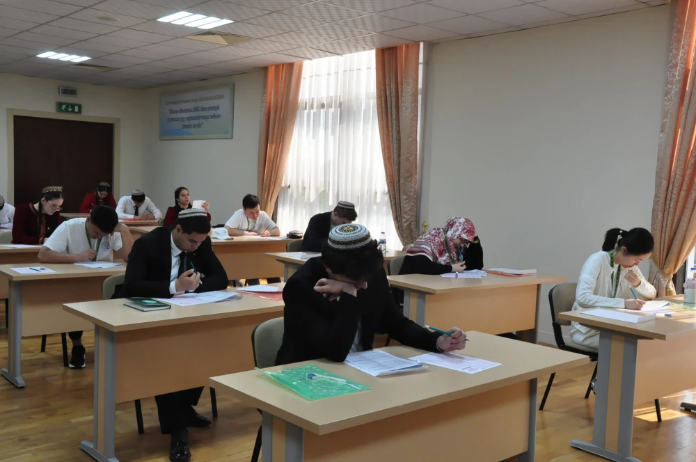 “Halkara gatnaşyklary: parahatçylyk dialogynyň medeniýeti” atly III halkara bäsleşigine badalga berildi