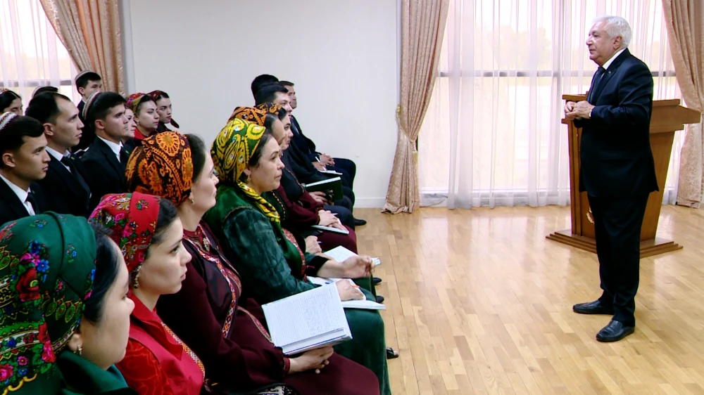 TRAINING SESSIONS WITH YOUNG PROMOTERS WAS HELD