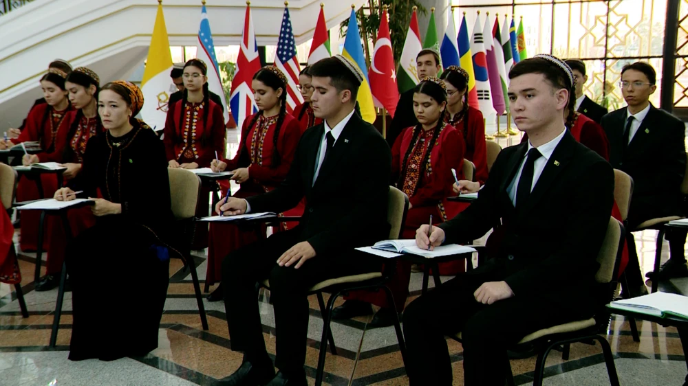 “DIALOG – PARAHATÇYLYGYŇ KEPILI” ATLY BRIFING GEÇIRILDI