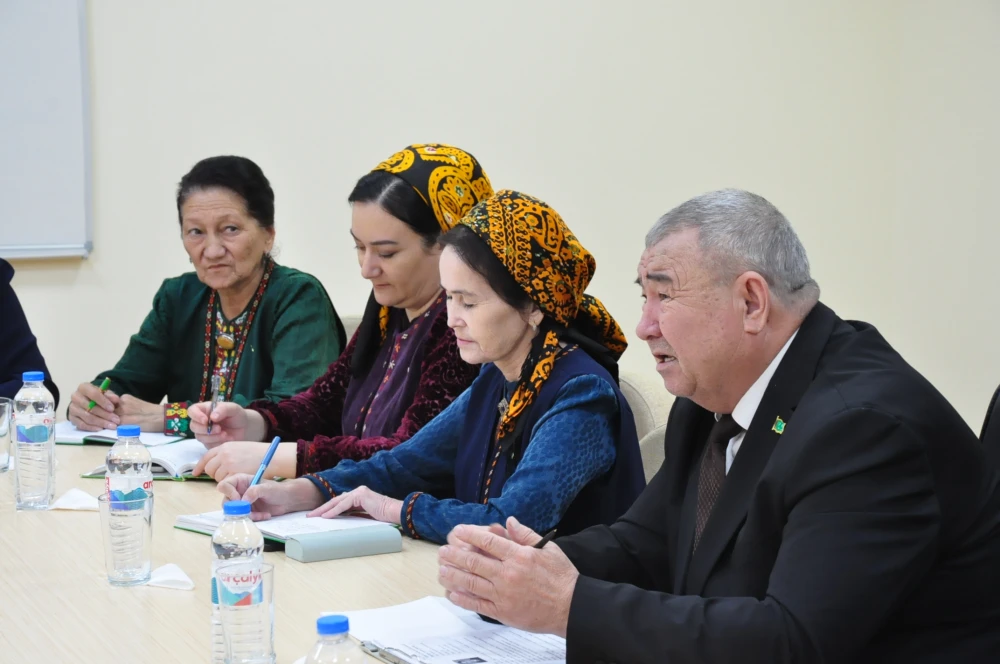 LANÇŽOU UNIWERSITETINIŇ WEKILLERINIŇ ÝURDUMYZA SAPARY BAŞLANDY