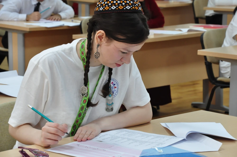 “Halkara gatnaşyklary: parahatçylyk dialogynyň medeniýeti” atly III halkara bäsleşigine badalga berildi