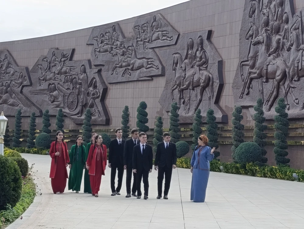 THE TOUR WAS HELD TO THE «Halk Hakydasy » MEMORIAL COMPLEX