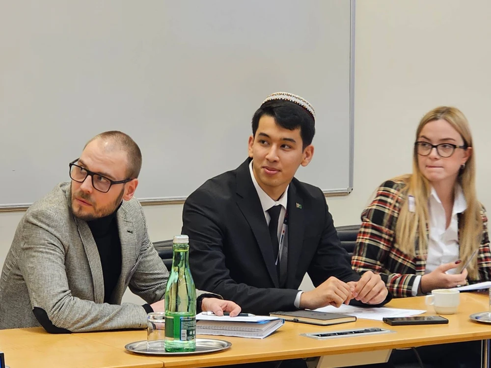 Turkmen Student Participates in OSCE Conference in Vienna surady