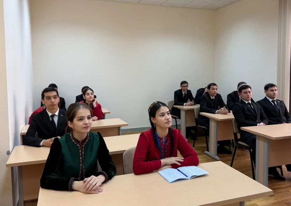 Проведено очередное занятие с членами научного кружка “Молодые экономисты”