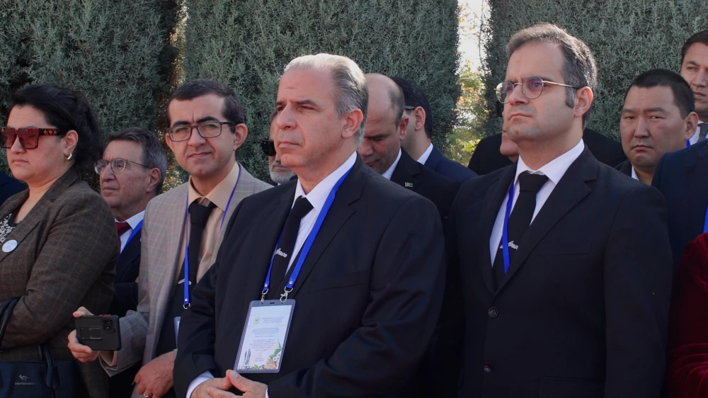Halkara sergi we ylmy maslahat öz işine başlady surady