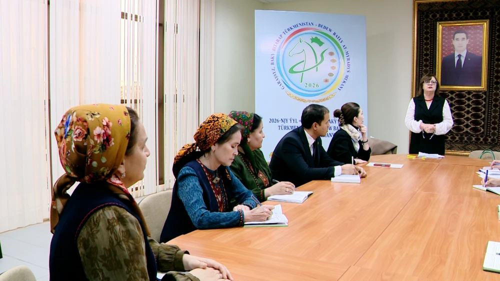 A TRAINING SESSION WAS HELD FOR STUDENTS surady