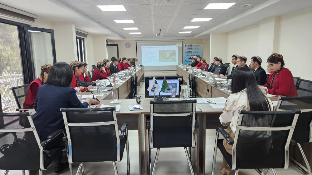 OSCE CENTRE IN ASHGABAT HOSTS SEMINAR FOR STUDENTS surady
