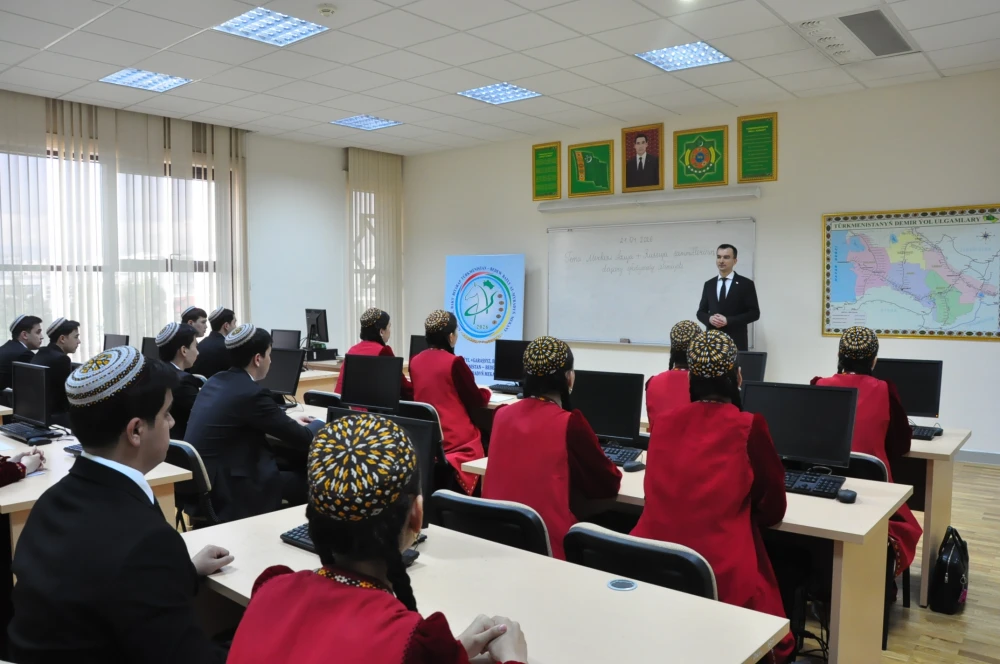 СОСТОЯЛСЯ СЕМИНАР НА ТЕМУ «ВНЕШНЕЭКОНОМИЧЕСКОЕ ЗНАЧЕНИЕ САММИТОВ «ЦЕНТРАЛЬНАЯ АЗИЯ – РОССИЯ»