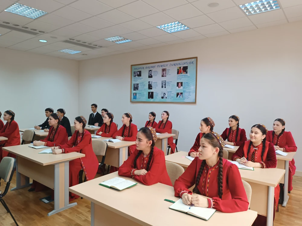 УКРЕПЛЯЯ КУЛЬТУРНО-ГУМАНИТАРНЫЙ ДИАЛОГ: ВСТРЕЧА С РОССИЙСКОЙ ДЕЛЕГАЦИЕЙ surady