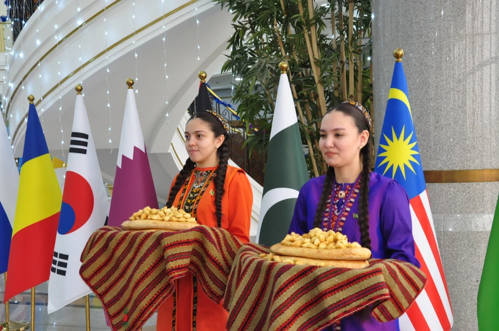 A CEREMONIAL MEETING WAS HELD ON THE OCCASION OF THE TRANSLATION OF THE BOOK “JEWEL OF THE MIND” BY THE HERO ARKADAG INTO THE AZERBAIJANI LANGUAGE