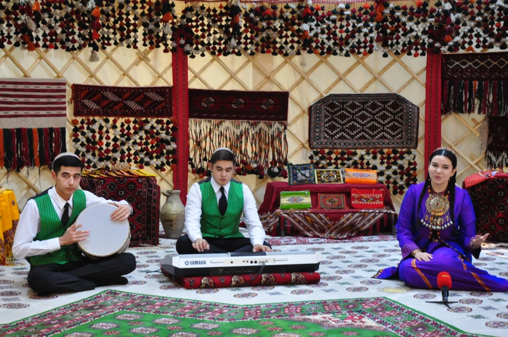 ПРАЗДНИЧНОЕ МЕРОПРИЯТИЕ ПОД НАЗВАНИЕМ «GELSE NOWRUZ ÄLEME - REŇ KYLAR JAHAN PEÝDA»